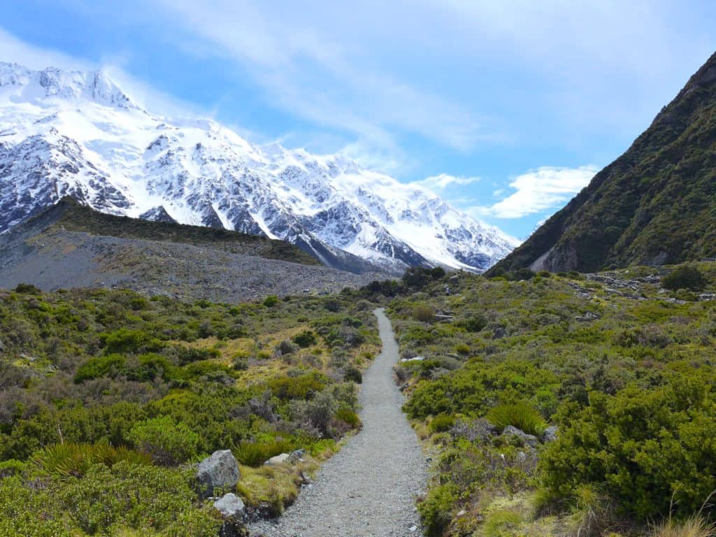Hooker Valley track, perfect hike in New Zealand, half day, good for most fitness levels