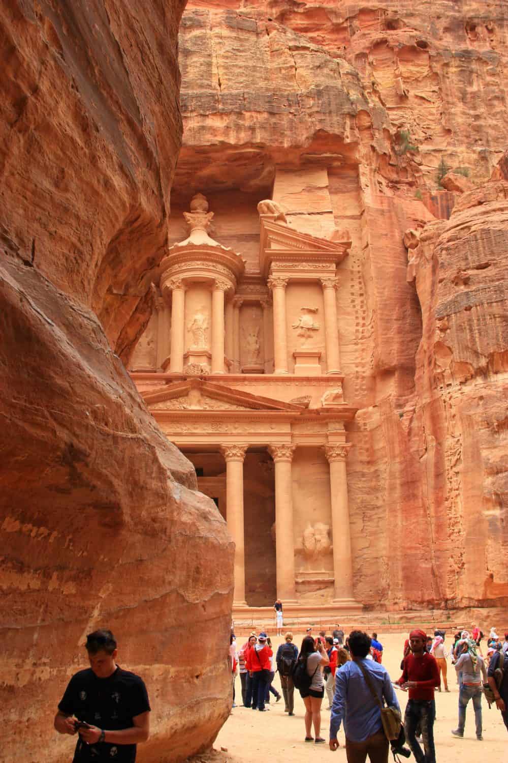 20+ Petra travel tips, the ultimate first-timer's guide to Petra | How to plan a self-guided visit to Petra, Petra trip planning tips, how to visit Petra, what to do in Jordan, Petra travel guide, travel tips for Petra, where to stay in Wadi Musa #petra #jordan #bucketlist