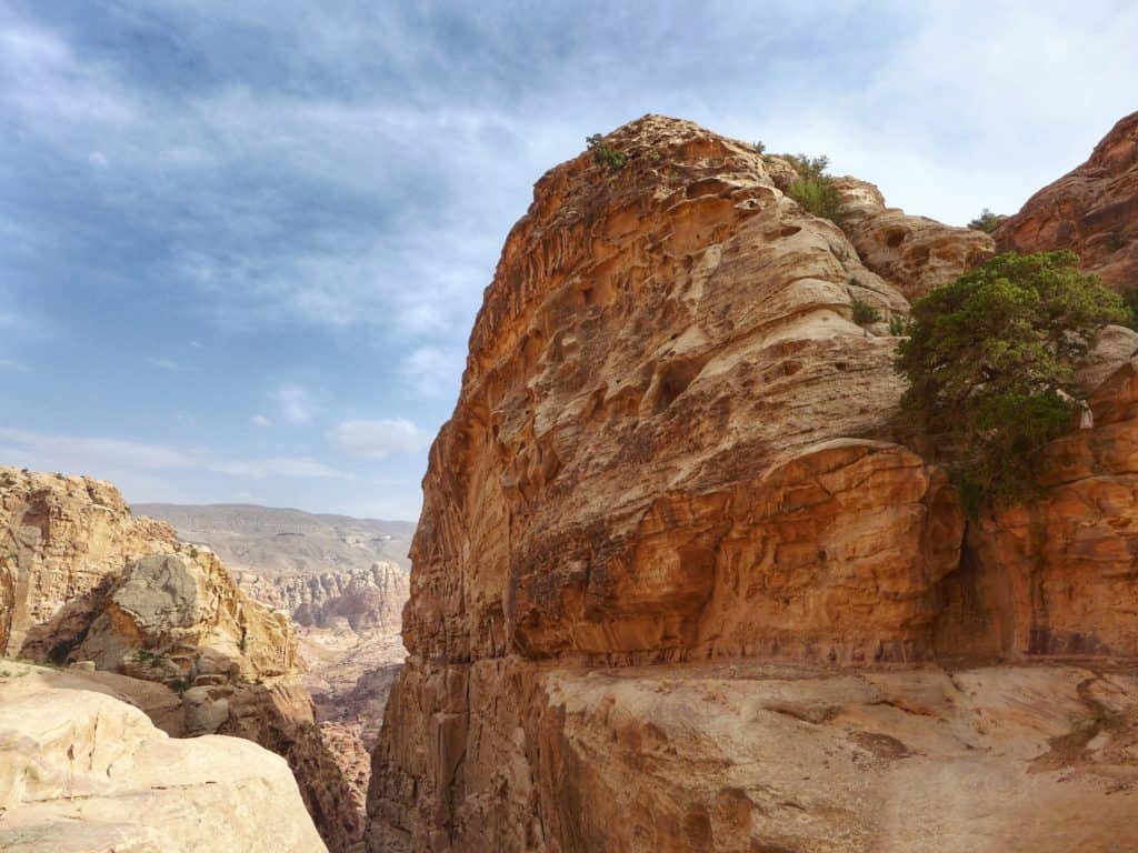 Everything you need to know to visit Petra, ultimate guide to planning a trip to Petra | how to plan a self-guided visit to Petra, how to visit Petra, what to do in Jordan, Petra travel guide, travel tips for Petra, where to stay in Wadi Musa #petra #jordan #bucketlist
