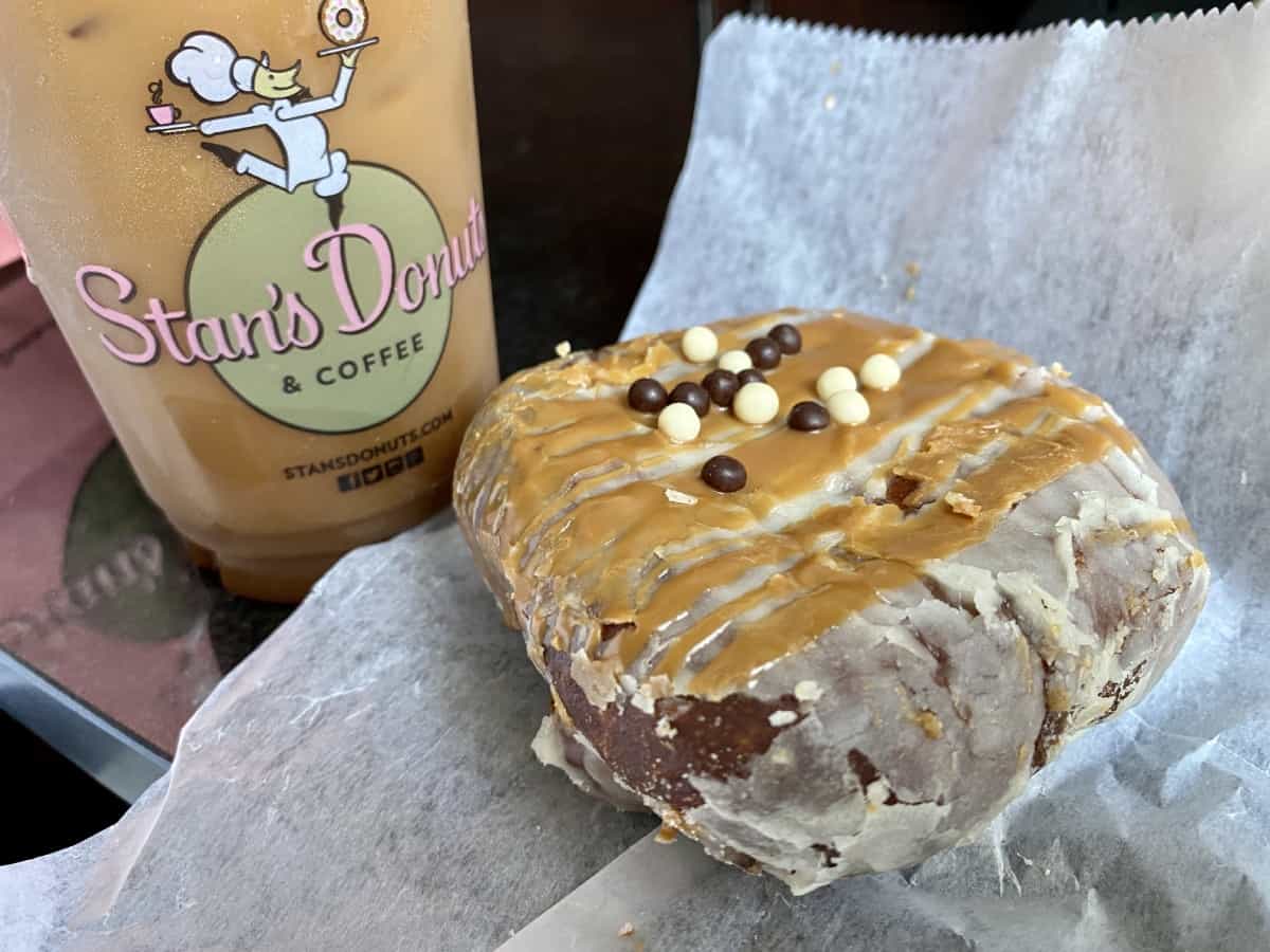 There are so many amazing donut places in Chicago! Where to eat in Chicago