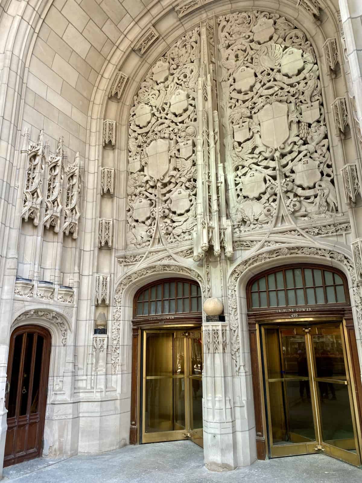 Things to do in Chicago for first-timers - appreciate the varied & historic architecture