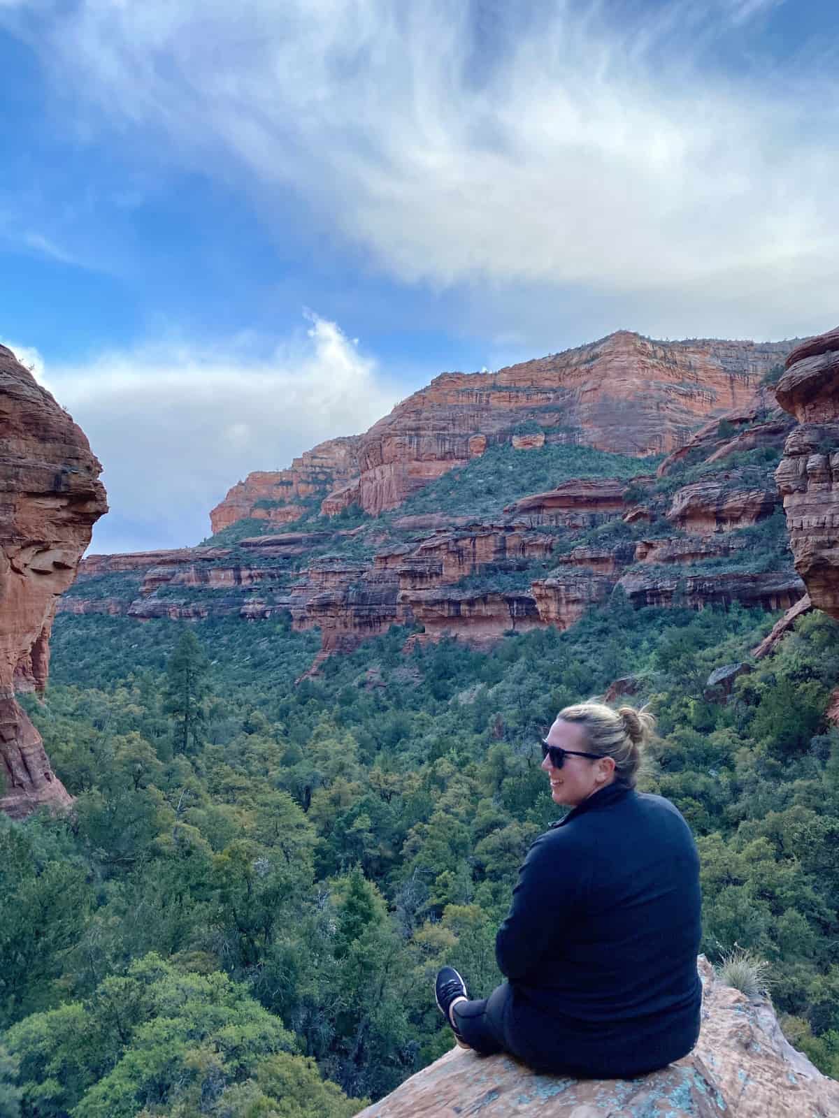 What to Do in Sedona: An In-Depth Guide for Planning Your Sedona Itinerary | The beautiful desert landscapes of Sedona, Arizona, have become a huge destination in recent years, so I have a detailed guide with lots of tips for things to do in Sedona & how to have the best trip. Sedona what to do, Sedona trip ideas, Arizona trip planning ideas, Sedona hiking, where to eat in Sedona, where to stay & more! #sedona #arizona #usatravel #hiking