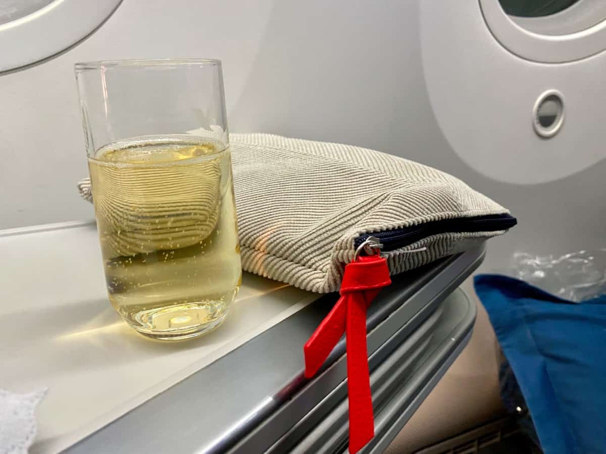 Welcome champagne and Clarins toiletries in business class - AirFrance DTW>CDG
