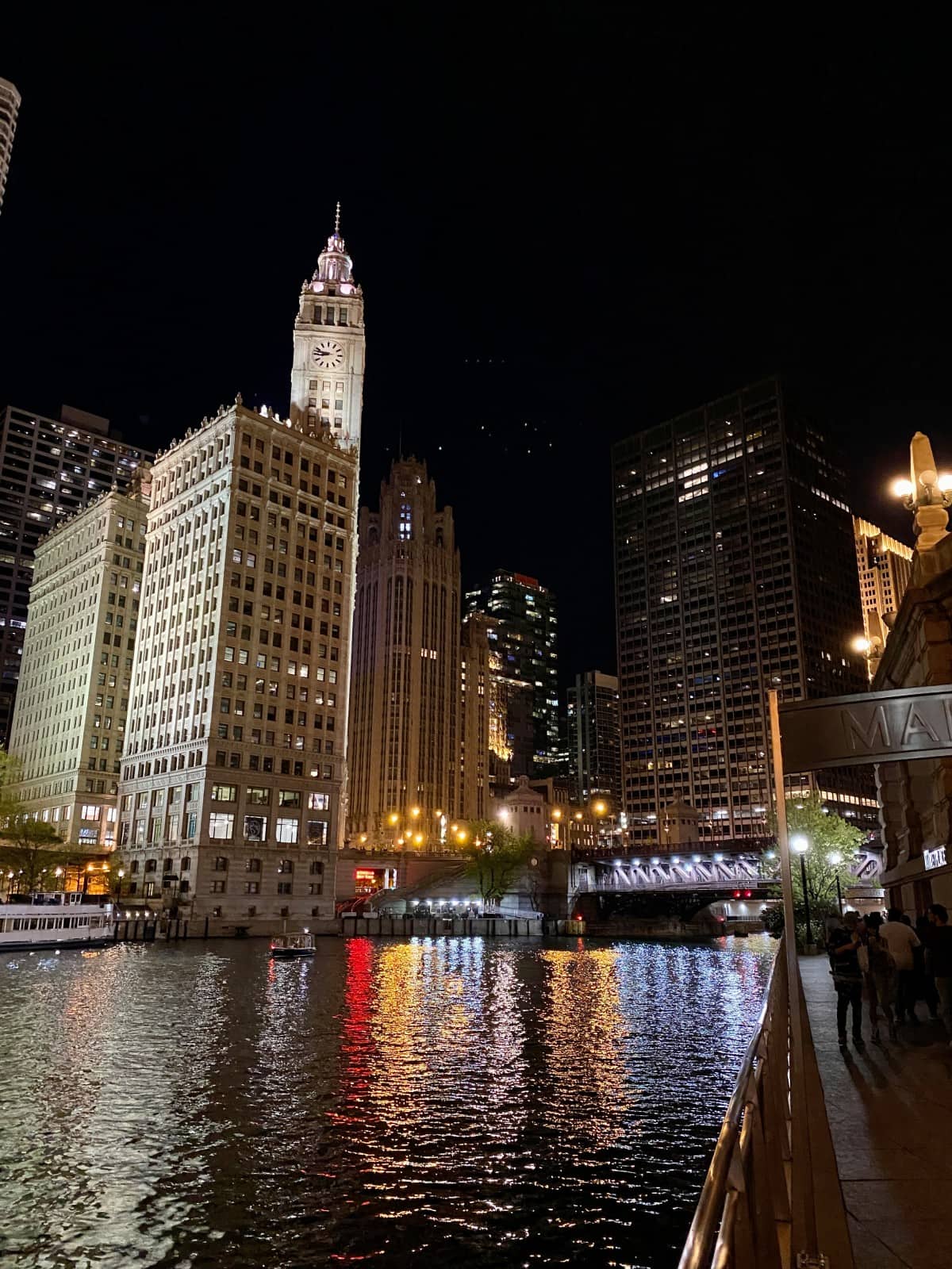 Chicago photography tips, urban photography tips - nighttime lights (especially on the water)
