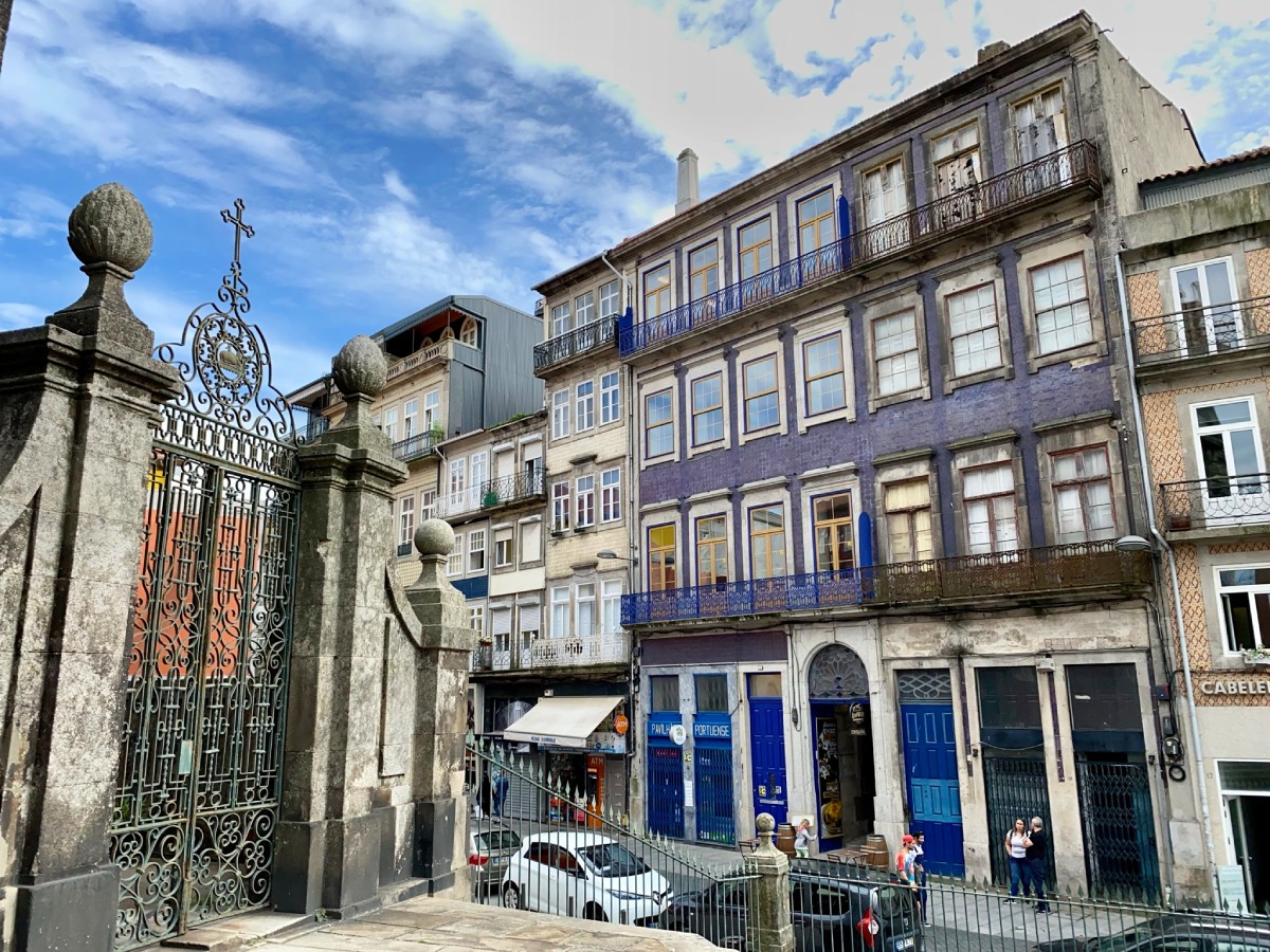 Things to do in Porto - enjoy the vibrant Baixa area 