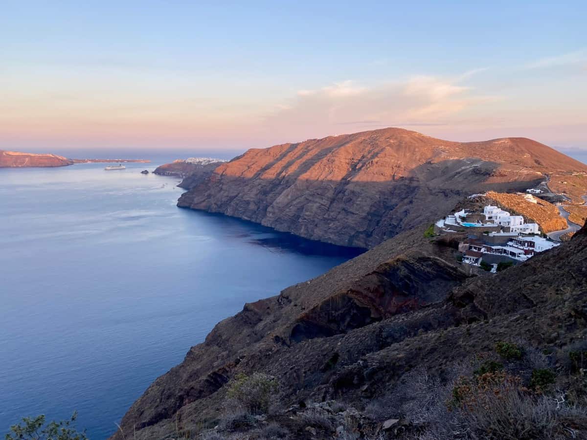 Santorini Hike at Sunrise: Imerovigli to Oia | Why you need to do the Fira to Oia hike in Santorini, where to begin, why sunrise is the best time, & a detailed guide to the famous Santorini hike. What to expect, tips, what to bring, & more! Santorini itinerary ideas, what to do in Santorini, what to do in Oia, Fira & more! 