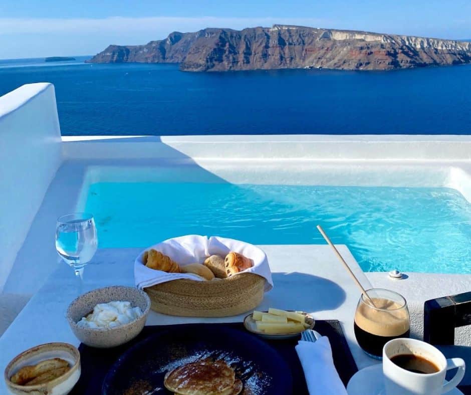 where to stay in santorini,charisma suites santorini,charisma santorini,charisma suites