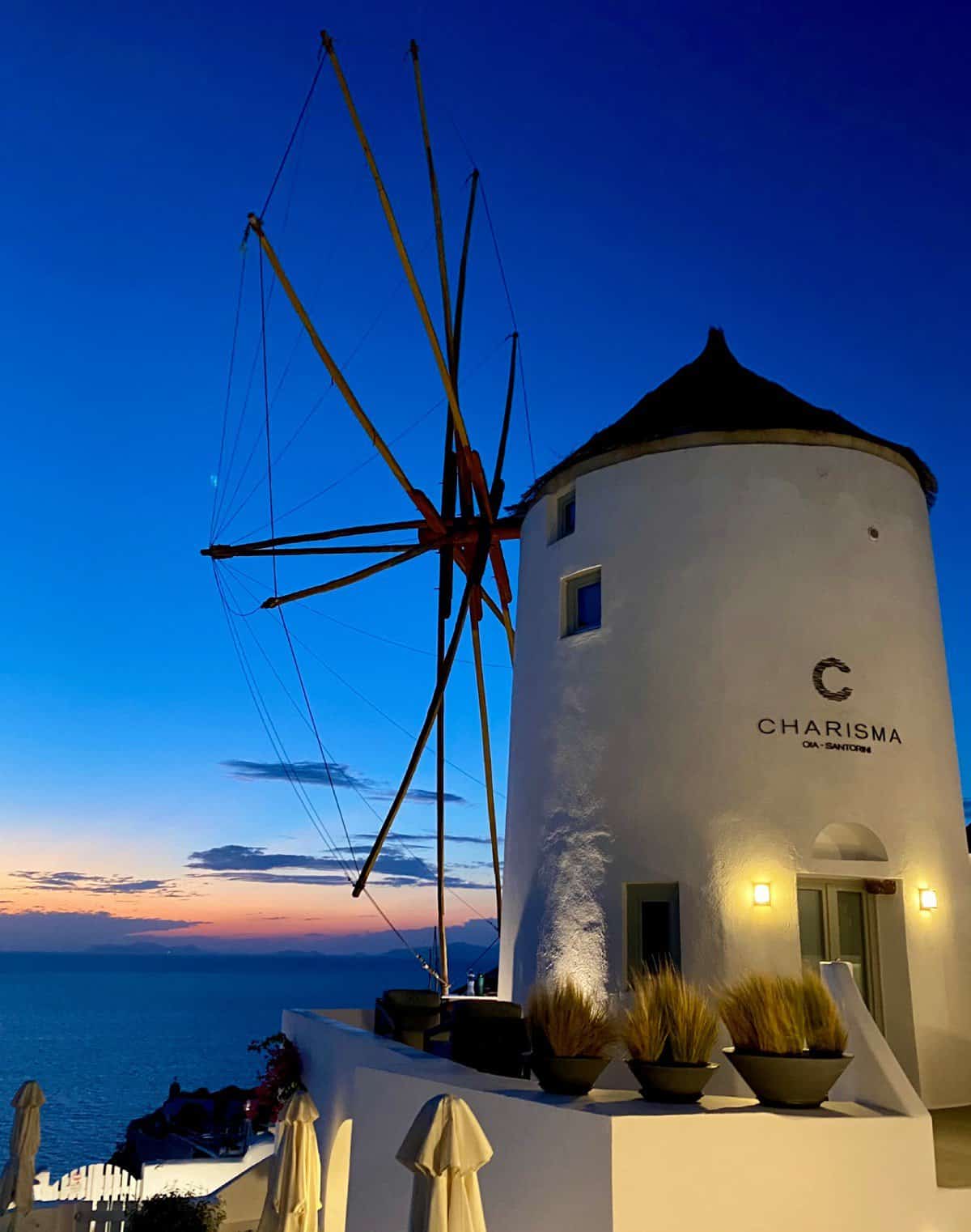 Things to do in Oia, Santorini - the gorgeous blue hour at the windmill